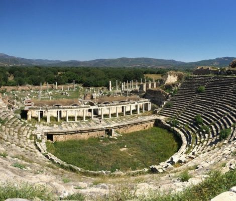 Afrodisias Antik Kenti 2 470x400 - Afrodisias : Yoldan Çıkartan Şehir