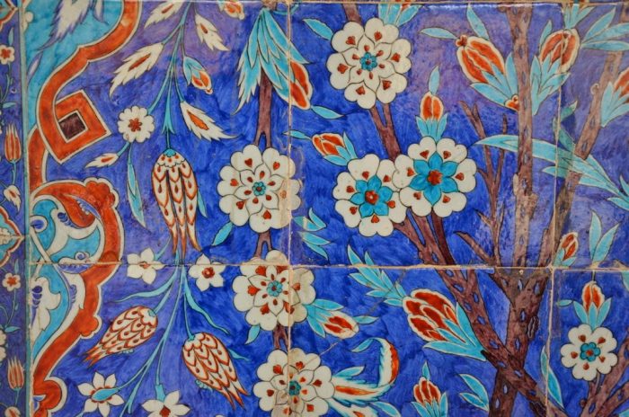 Rüstem Paşa Camii'nin Çinileri FTH 5310 700x464 - Rüstem Paşa Camii'nin Çinileri