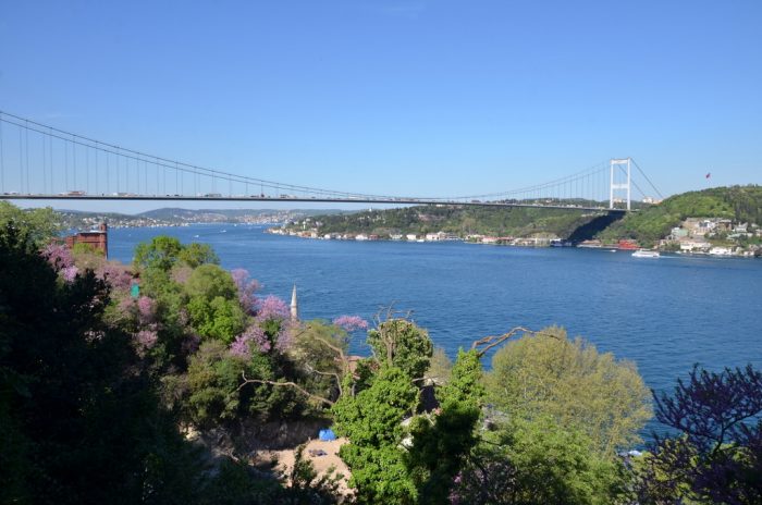 Rumeli Hisarı'nda Erguvanlar Arasında Boğaz Seyri Rumeli Hisarindan Bogaz Koprusu 700x464 - Rumeli Hisarı'nda Erguvanlar Arasında Boğaz Seyri