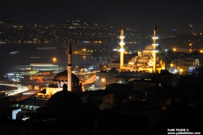 Rüstem Paşa Camii'nin Çinileri Rustem Pasa Camii Yeni Cami 700x465 - Rüstem Paşa Camii'nin Çinileri