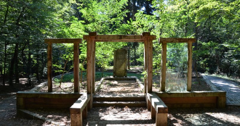 belgrad ormani sehitligi 805x423 - Belgrad Ormanı'nda Bir Şehitlik