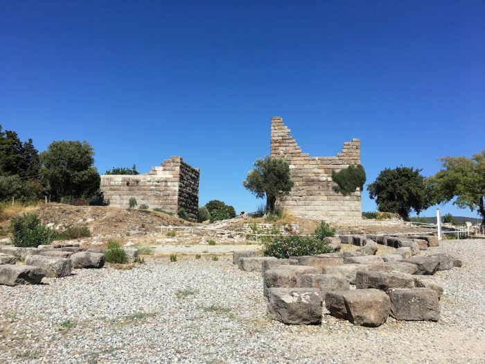 Bodrum : Mavi ile Beyazın Kol Kola Gezdiği Şehir bodrum myndos kapisi 700x525 - Bodrum : Mavi ile Beyazın Kol Kola Gezdiği Şehir