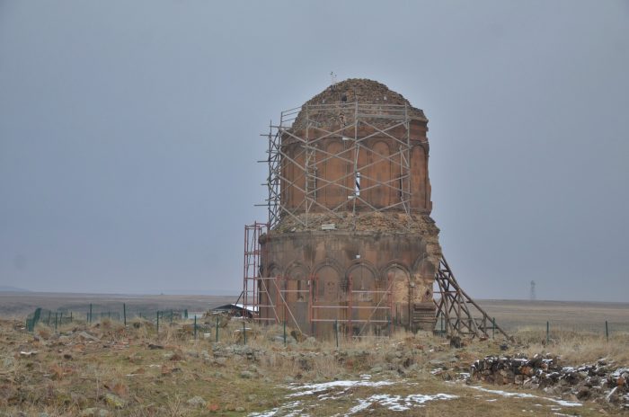 Aziz Prkich Halaskar Kilisesi 700x464 - Ani Harabeleri : Binbir Kiliseli Kutsal Şehir