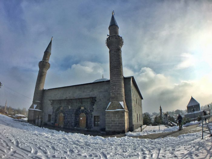 Kars : Soğuk Diyarların Sıcak Şehri Kars Ulu Camii 700x525 - Kars : Soğuk Diyarların Sıcak Şehri