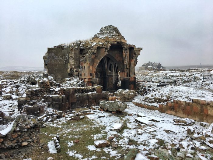 ani harabeleri 700x525 - Kars : Soğuk Diyarların Sıcak Şehri