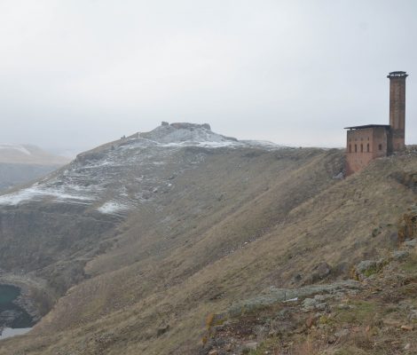 kars ani harabeleri gezi rehberi 470x400 - Ani Harabeleri : Binbir Kiliseli Kutsal Şehir
