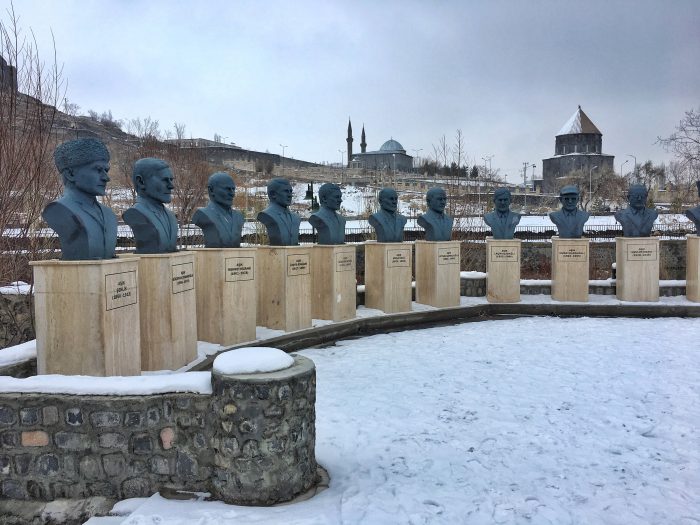 Kars : Soğuk Diyarların Sıcak Şehri kars asiklari 700x525 - Kars : Soğuk Diyarların Sıcak Şehri