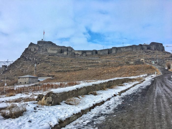 kars kalesi gezi rehberi k 700x525 - Kars : Soğuk Diyarların Sıcak Şehri