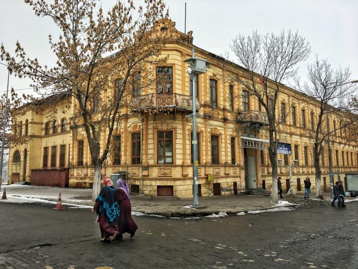 Kars : Soğuk Diyarların Sıcak Şehri kars rus baltik mimarisi 700x525 - Kars : Soğuk Diyarların Sıcak Şehri