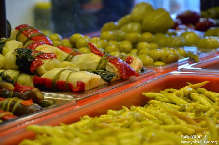 Kemerburgaz Turşucusu sarma dolma tursu 700x464 - Kemerburgaz Turşucusu