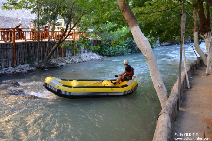 Darende : Somuncu Baba'nın Duası, Suyun Bereketi tohma kanyonu rafting 700x464 - Darende : Somuncu Baba'nın Duası, Suyun Bereketi