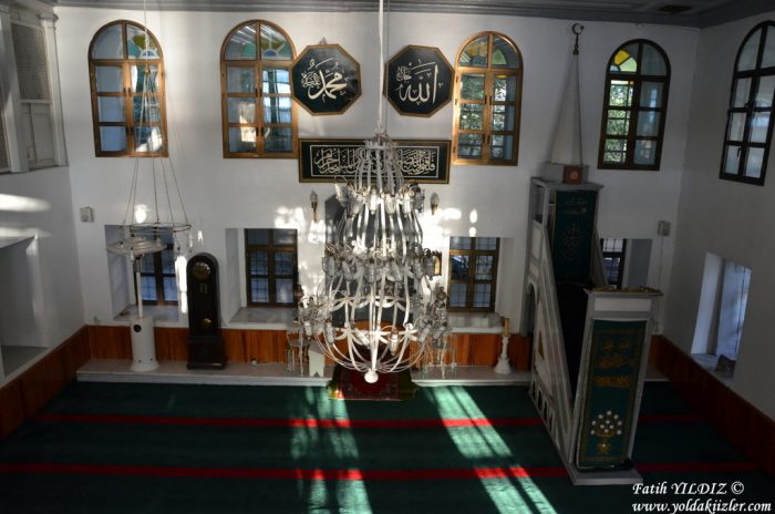 Vaniköy Camii : Boğazda Bir Damla Huzur vanikoy camii ic mekan 700x464 - Vaniköy Camii : Boğazda Bir Damla Huzur