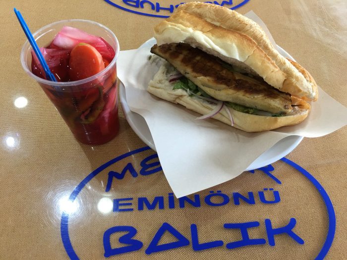 Derya Deniz İstanbul : Karaköy Unkapanı eminonu balik ekmek 700x525 - Derya Deniz İstanbul : Karaköy Unkapanı