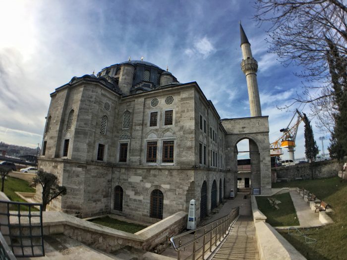 sokullu mehmet pasa camii azapkapi 1 700x525 - Derya Deniz İstanbul : Karaköy Unkapanı