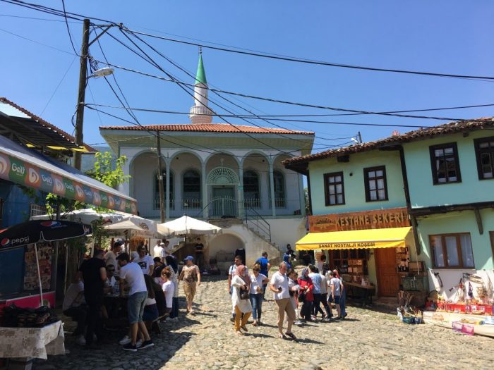 cumalikizik camii 700x525 - Cumalıkızık : Bursa'nın 700 Yıllık Osmanlı Köyü