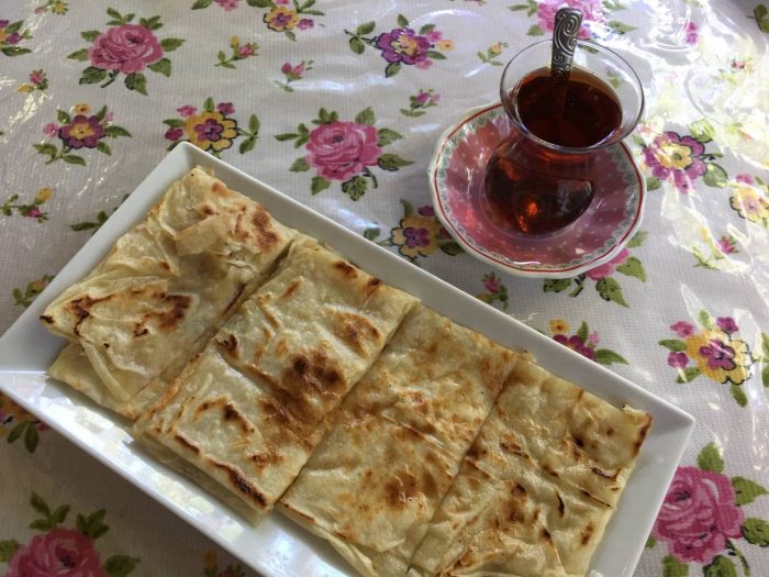 cumalikizik koyu kahvalti 700x525 - Cumalıkızık : Bursa'nın 700 Yıllık Osmanlı Köyü