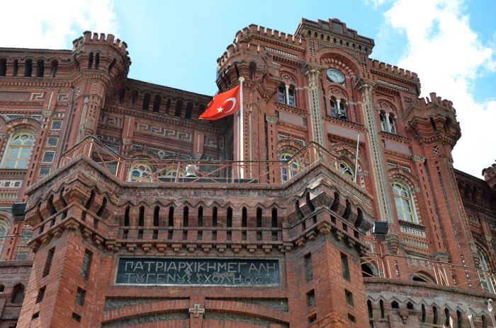 Saat Kulesi : Zamanın Tanıkları fener rum erkek lisesi saat kulesi 1 700x464 - Saat Kulesi : Zamanın Tanıkları