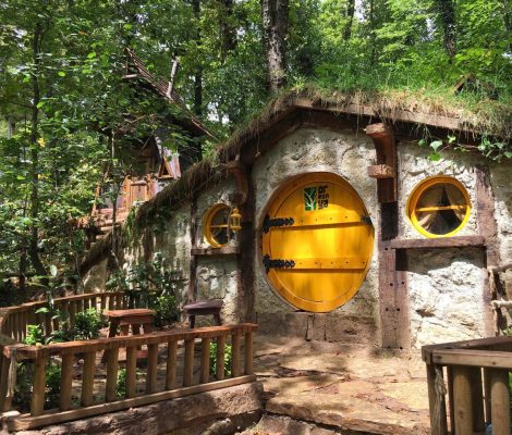 ormanya hobbit evleri 470x400 - Ormanya : Hobbitlerin Masal Gibi Köyü