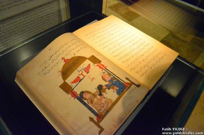İslam Bilim ve Teknoloji Tarihi Müzesi el cezeri kitap 700x464 - İslam Bilim ve Teknoloji Tarihi Müzesi
